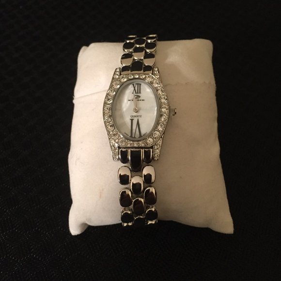 Stone Crystal Silver Ladies Watch - New - Picture 1 of 1